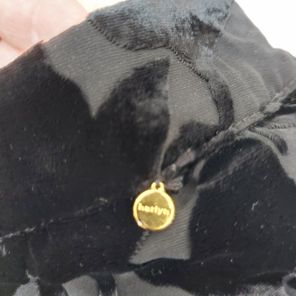 NWT Harlyn by Anthropologie Sienna Black Velvet Burnout Pants  SZ 4 - Picture 6 of 13